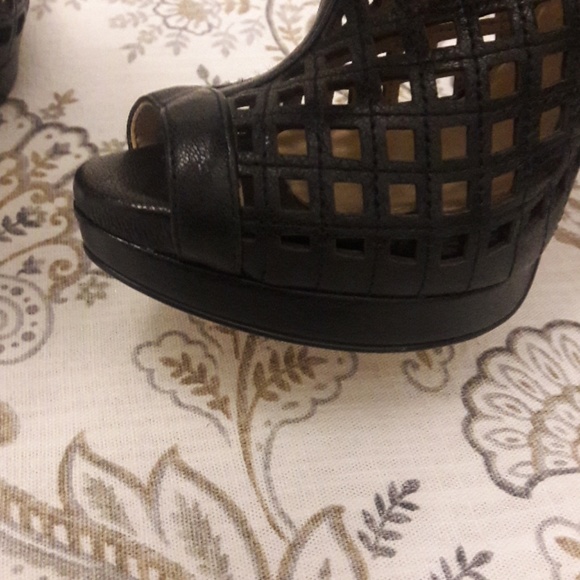 SOLD NEW! Michael Kors Peep Toe Platform Caged Booties - Picture 7 of 7